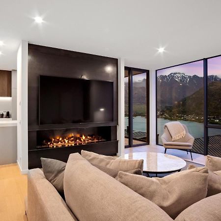 Luxury Townhouse On Woods Lane Villa Куийнстаун Екстериор снимка