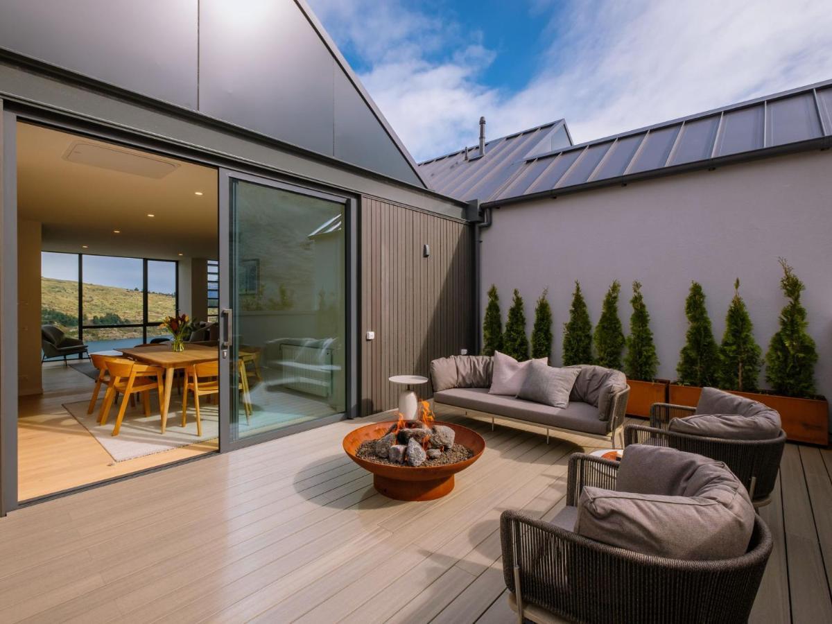 Luxury Townhouse On Woods Lane Villa Куийнстаун Екстериор снимка