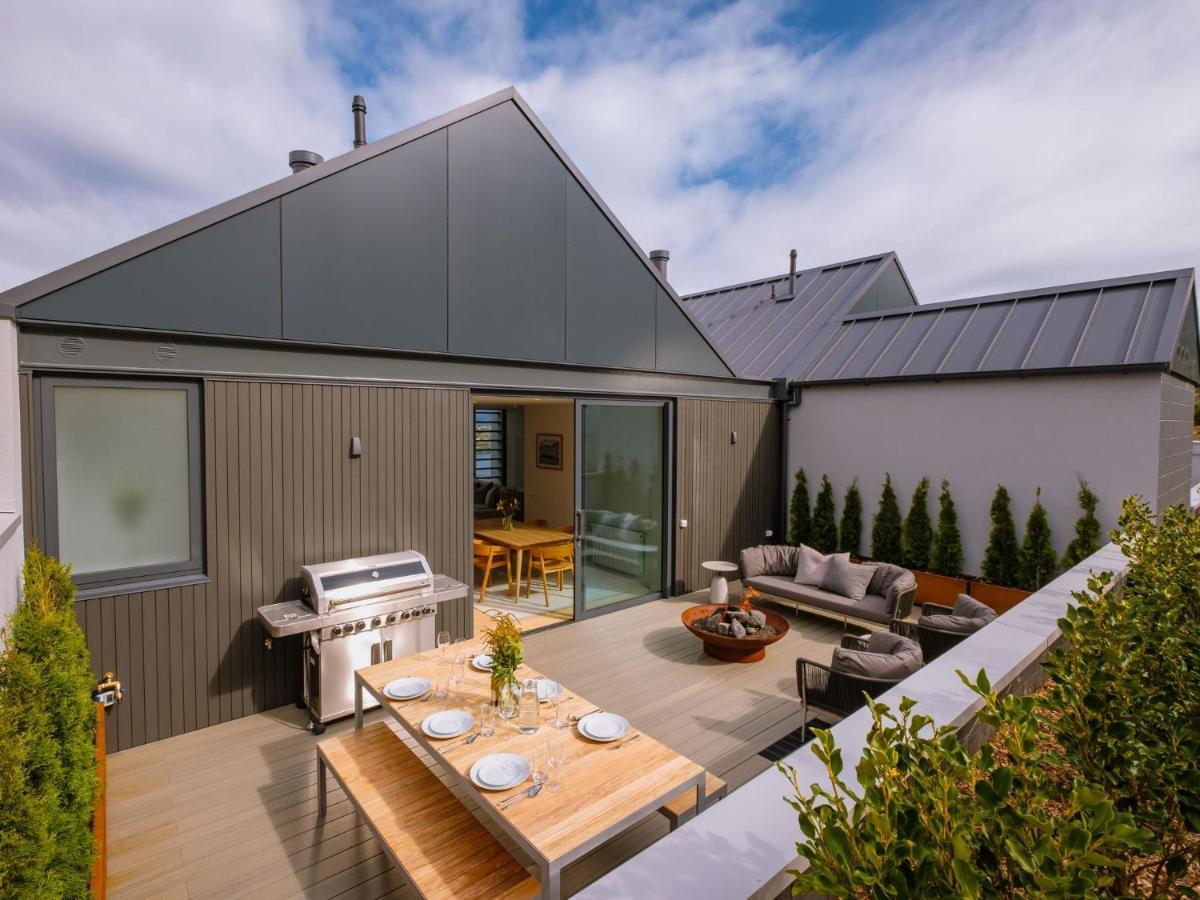 Luxury Townhouse On Woods Lane Villa Куийнстаун Екстериор снимка