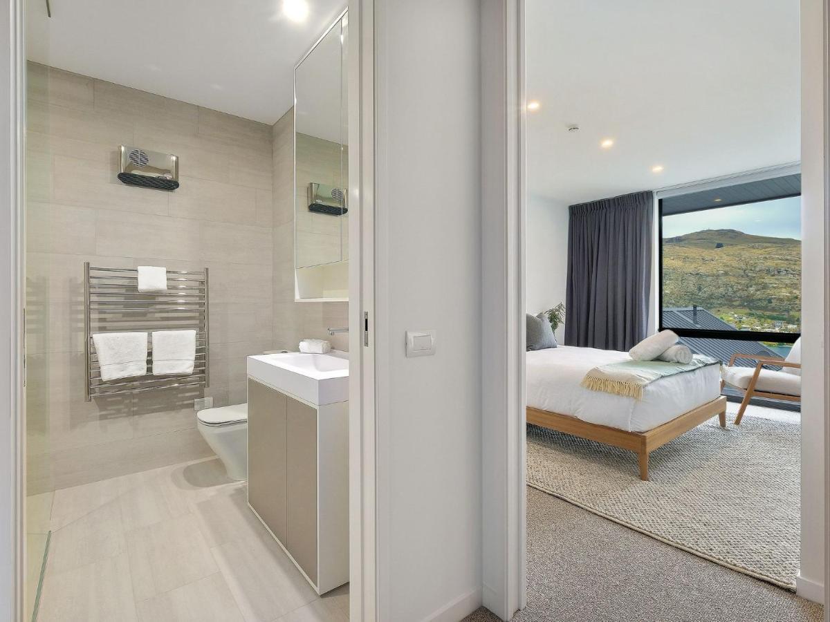 Luxury Townhouse On Woods Lane Villa Куийнстаун Екстериор снимка